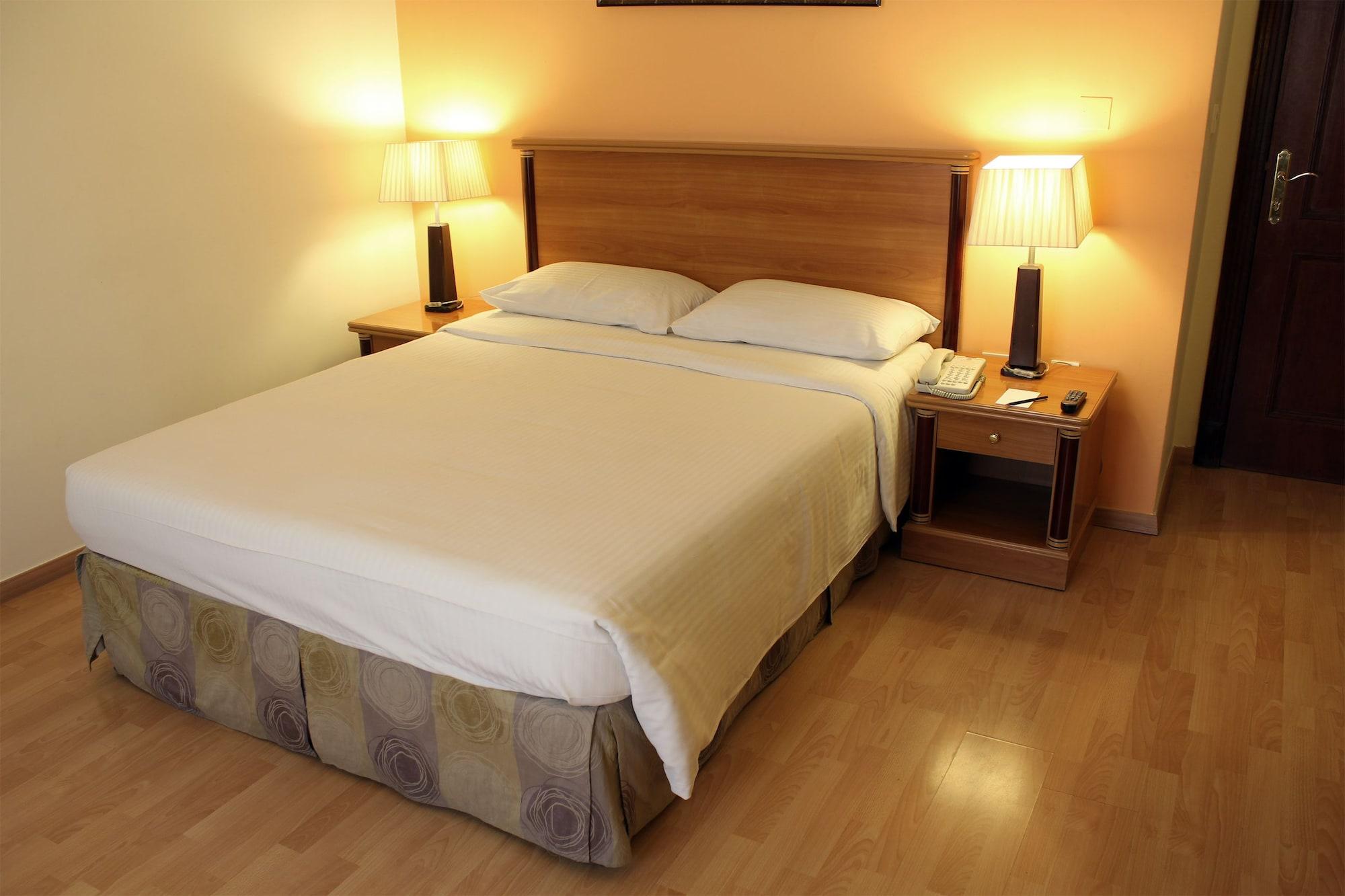 Le Royal Express Salmiya Hotel Exterior photo